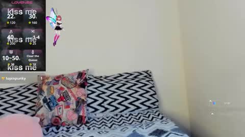 valentinamarti online show from November 2025 05:56:02 PM