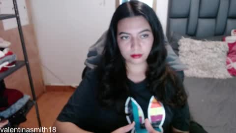 valentinasmith18 online show from April 2026 01:00:01 AM