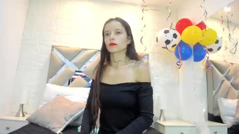 Snapshot of valentinasu_ chatting on June 2026 11:58:01 AM VALENTINA online show from June 2026 11:58:01 AM