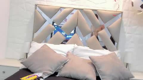 Snapshot of valentinasu_ chatting on July 2026 12:00:02 PM VALENTINA online show from July 2026 12:00:02 PM