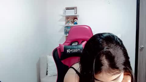 Valentina  online show from November 2025 12:55:01 AM