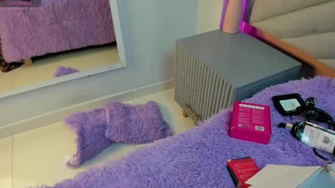 Mia  online show from February 2026 08:25:02 PM