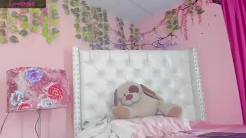 Snapshot of valentinee_xo chatting on July 2026 07:22:02 AM valentinee_xo online show from July 2026 07:22:02 AM
