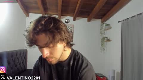 Snapshot of valentino2201 chatting on October 2025 12:27:01 AM valentino online show from October 2025 12:27:01 AM