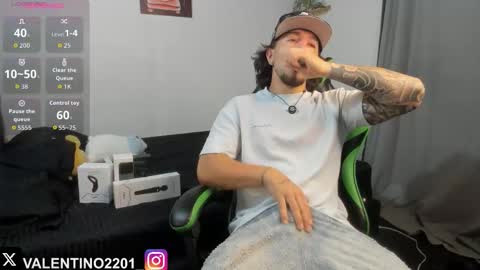 Snapshot of valentino2201 chatting on November 2025 11:36:02 PM valentino online show from November 2025 11:36:02 PM