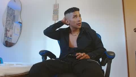 Mistery Guy online show from November 2025 06:28:01 PM