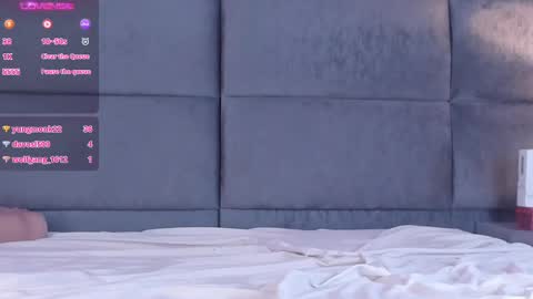 valentino moon online show from March 2025 09:22:01 AM