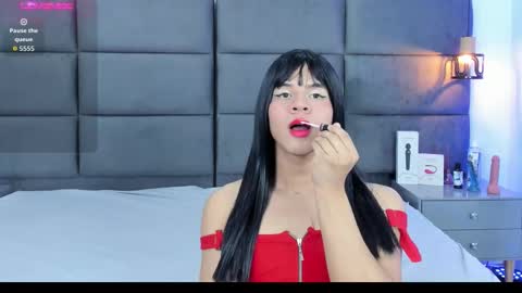 valentino moon online show from November 2025 02:32:02 AM