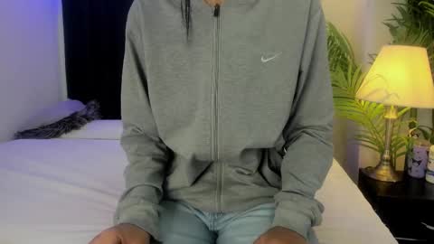 valeri_tafur online show from November 2025 11:00:01 AM