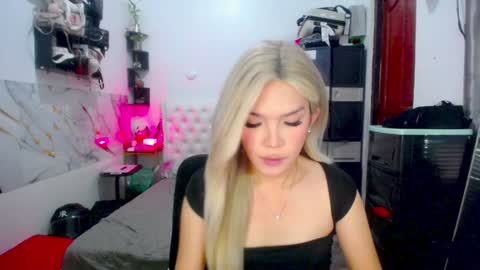 Snapshot of valeria_nikia chatting on February 2025 02:02:01 PM VALERIA online show from February 2025 02:02:01 PM