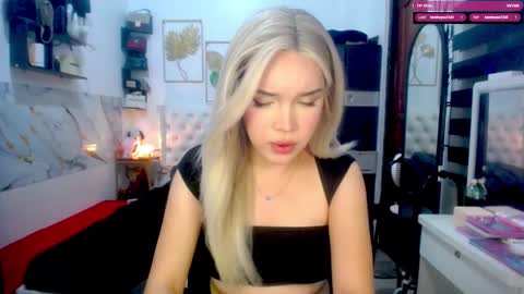 Snapshot of valeria_nikia chatting on October 2025 10:35:02 AM VALERIA online show from October 2025 10:35:02 AM