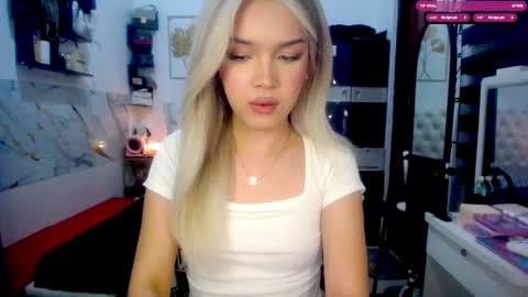 Snapshot of valeria_nikia chatting on October 2025 12:35:01 PM VALERIA online show from October 2025 12:35:01 PM