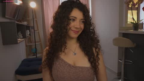Snapshot of valeria_rosses chatting on May 2026 05:45:02 PM Valeria online show from May 2026 05:45:02 PM