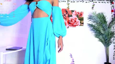 Snapshot of valeria_thompson1 chatting on March 2025 08:38:02 PM Valeria online show from March 2025 08:38:02 PM