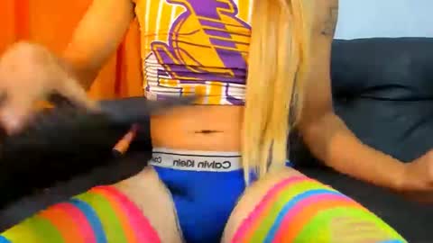 Snapshot of valeriapinkk chatting on December 2024 03:01:01 PM valeriapinkk online show from December 2024 03:01:01 PM