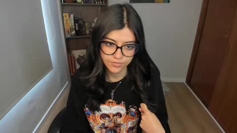 Snapshot of valerie__sky chatting on December 2025 04:03:01 PM Val online show from December 2025 04:03:01 PM