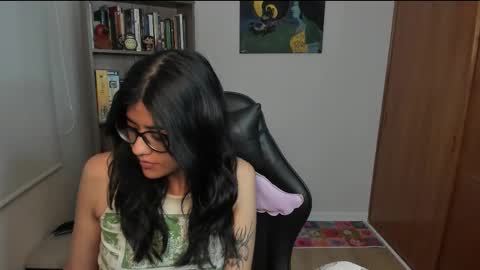 Snapshot of valerie__sky chatting on February 2026 12:04:02 AM Val online show from February 2026 12:04:02 AM