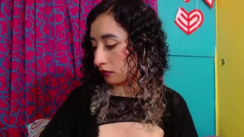 Snapshot of valerie_mase chatting on November 2025 08:29:02 PM vale online show from November 2025 08:29:02 PM