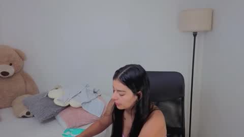 Juli C online show from November 2025 11:47:02 PM