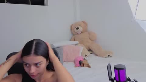 Juli C online show from December 2025 12:49:02 AM