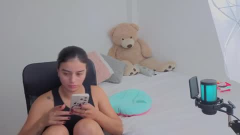 Juli C online show from April 2026 02:12:02 AM