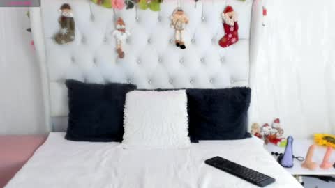 valeria111111 online show from December 2024 12:04:01 PM