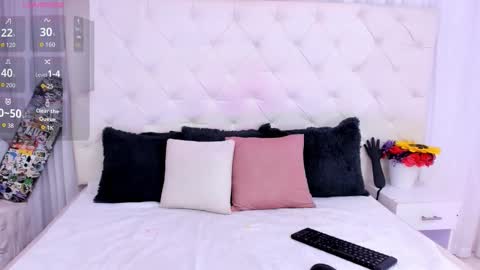 valeria111111 online show from October 2025 12:11:01 PM