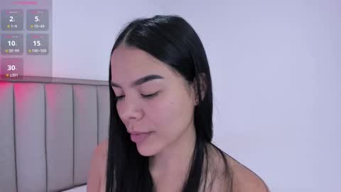 Cris  online show from September 2025 04:07:01 PM