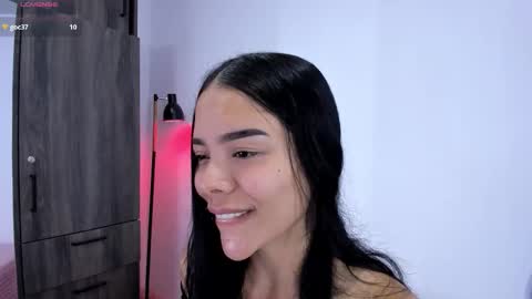 Cris  online show from February 2026 02:01:02 AM