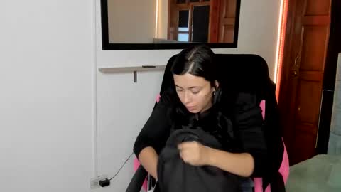 Snapshot of valery_bonneth chatting on February 2026 12:21:01 PM valery_bonneth online show from February 2026 12:21:01 PM