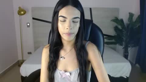 valery_restrepo online show from July 2026 08:29:01 PM