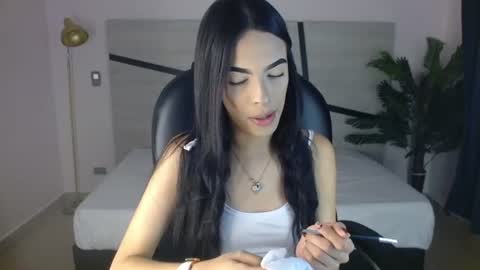 valery_restrepo online show from July 2026 08:19:02 PM