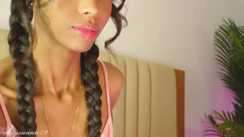 Snapshot of valery_swan1 chatting on May 2026 12:22:02 PM Valery swan1 online show from May 2026 12:22:02 PM