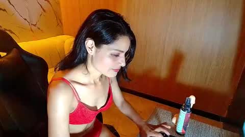 Snapshot of valery_tf chatting on November 2025 08:30:02 PM Valery online show from November 2025 08:30:02 PM