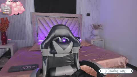 Val online show from November 2025 11:44:02 AM