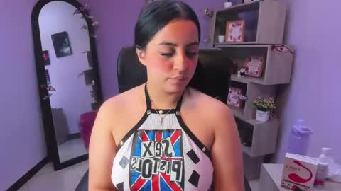 Snapshot of valerysexx_ chatting on October 2025 03:37:01 AM vale online show from October 2025 03:37:01 AM