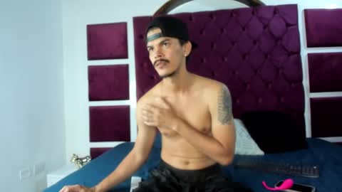 Valery Stonne  online show from September 2025 07:04:01 PM