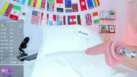 Snapshot of valeryy_moon chatting on July 2026 08:35:01 PM Valery online show from July 2026 08:35:01 PM