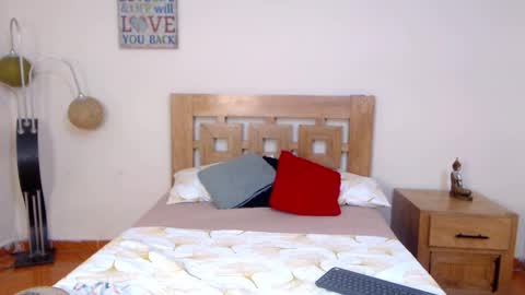 Snapshot of valesantodomingo chatting on October 2025 11:27:01 PM Sofia online show from October 2025 11:27:01 PM