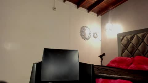 Snapshot of valetino_stonee chatting on June 2026 08:48:02 PM Valentino online show from June 2026 08:48:02 PM