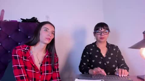 Valkiria and Dione online show from February 2026 07:51:01 PM