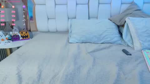 Valkiria moore  online show from October 2025 08:18:01 PM