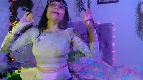 valkiry_ online show from April 2026 10:07:02 PM