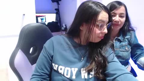 Snapshot of vall_09 chatting on May 2026 12:06:01 AM Vall online show from May 2026 12:06:01 AM