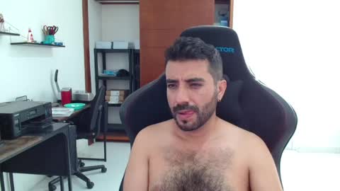 Snapshot of vallartamexi chatting on May 2026 11:44:01 PM Roberto Carlos online show from May 2026 11:44:01 PM