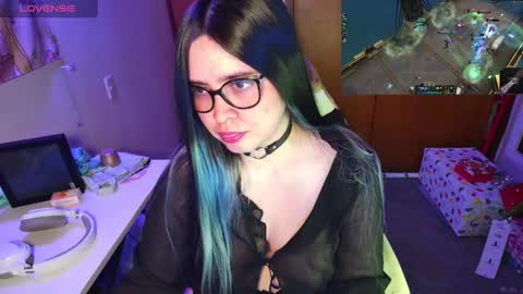 Snapshot of vallolet1_ chatting on December 2024 11:56:02 PM Im Violet online show from December 2024 11:56:02 PM