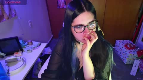 Snapshot of vallolet1_ chatting on December 2024 06:06:02 AM Im Violet online show from December 2024 06:06:02 AM
