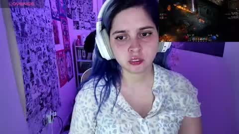 Snapshot of vallolet1_ chatting on September 2025 01:05:02 AM Im Violet online show from September 2025 01:05:02 AM