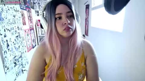 Im Violet online show from October 2025 08:53:02 PM