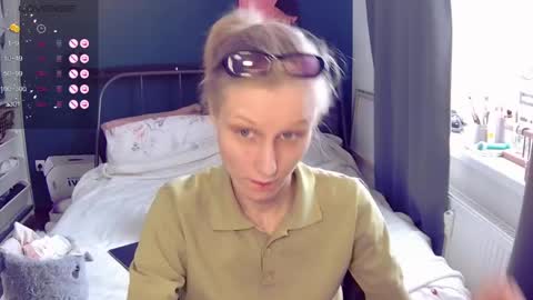 Snapshot of valorant_girl chatting on May 2026 11:40:02 AM Little Devil online show from May 2026 11:40:02 AM